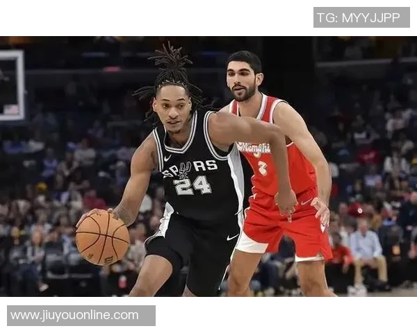 马刺在最后时刻逆转鹈鹕以微弱优势获胜末节表现决定胜负